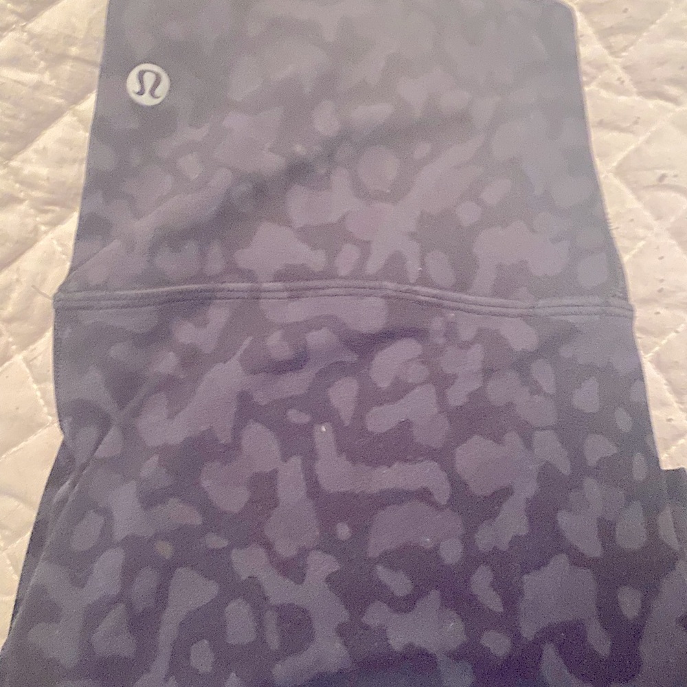Size 6 lulu lemon leopard print align 38” leggings